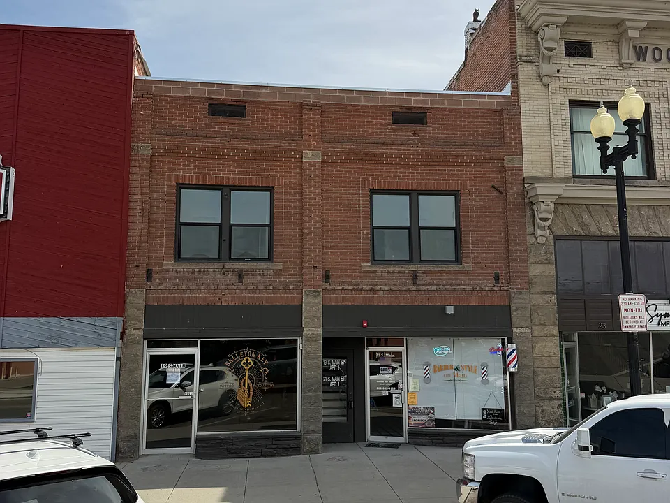 19 S Main St #1