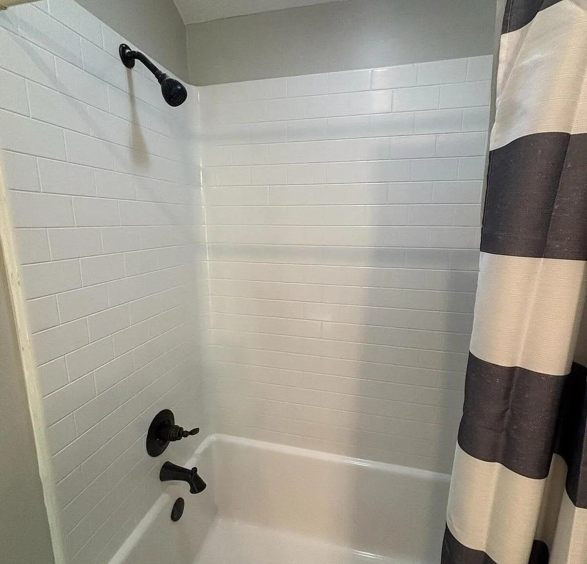 1 bed, 1.0 bath, $850 — Photo 4