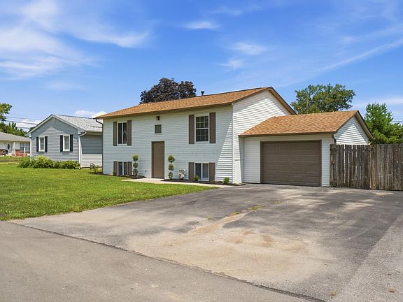 2nd image of 142 Gladys Rd
