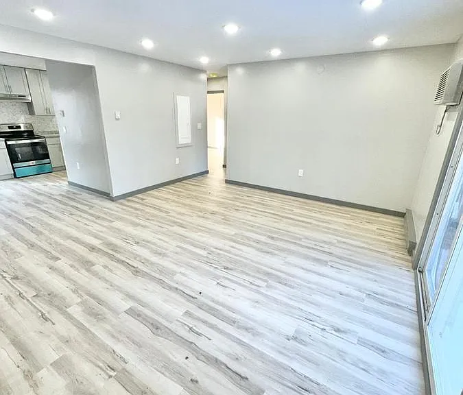 149 Ashford Center Rd #C1 — Photo 4