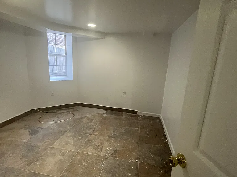 678 Union Ave #1B — Photo 9