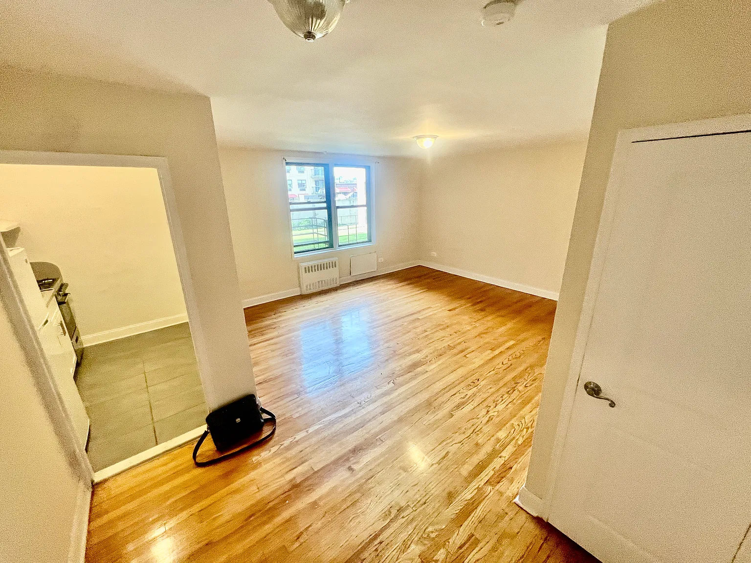 14435 35th Ave — Photo 3