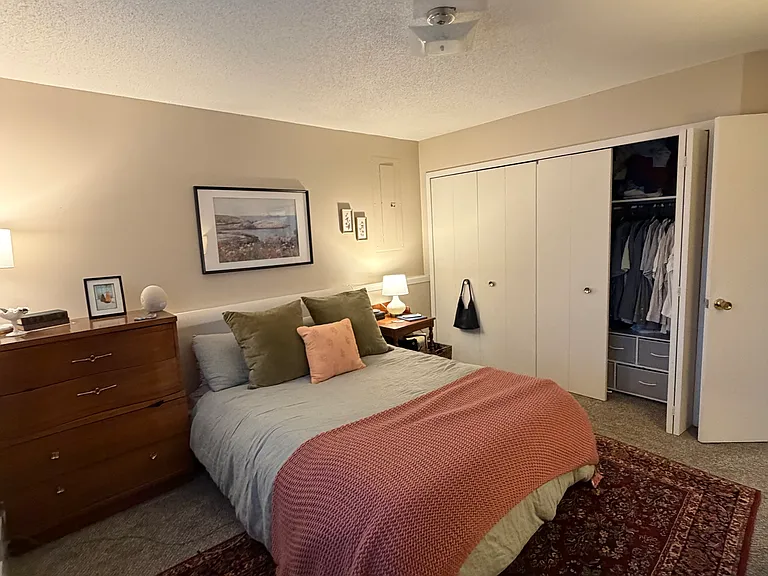 755 N Maple Rd — Photo 6