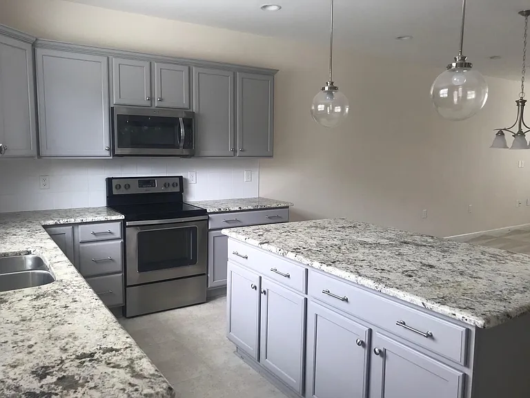 1411 Regents Ln — Photo 7