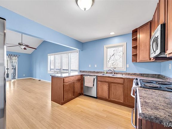 2nd image of 224 W 17th St