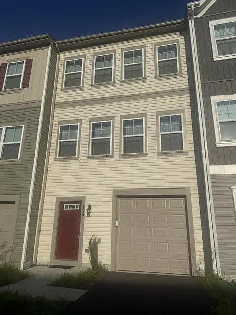 156 Heyford Dr