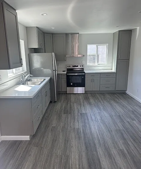 1037 E 50th St — Photo 3