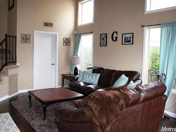 5th image of 1405 New England Dr