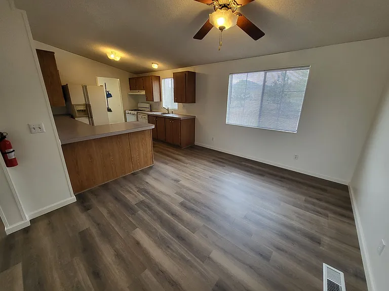119 Julie Way — Photo 5