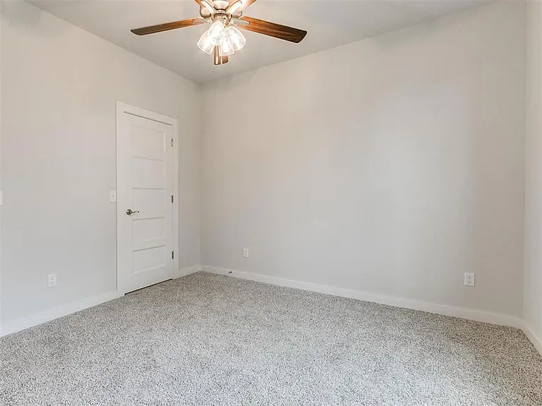 11500 Fairways Ave — Photo 28