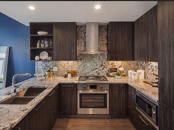 2nd image of 404 W Chicago Ave #1104