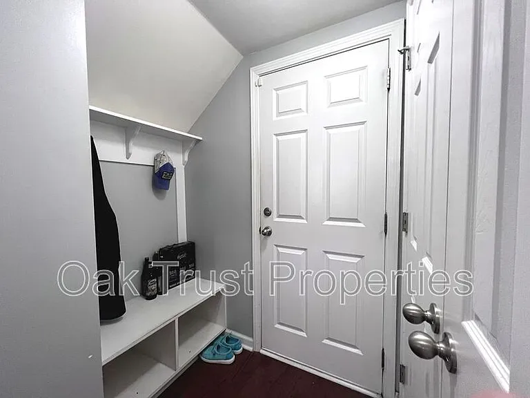 1514 Migration Point — Photo 8