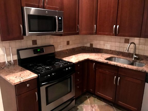 2nd image of 7432 N Oakley Ave APT 1A