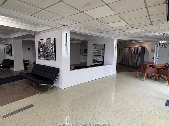 4th image of 111 Riverside Dr E #107