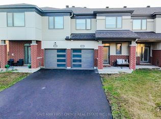 2070 Winsome Ter, Ottawa, ON K4A 4Y3