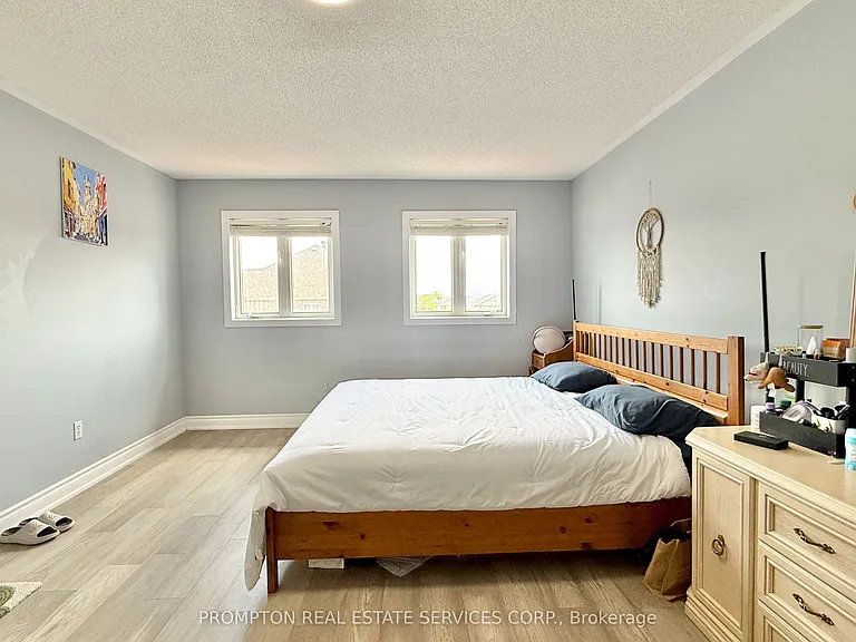 2037 Bur Oak Ave — Photo 25