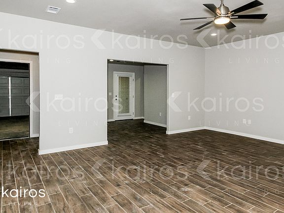 2nd image of 2804 Destin Ave