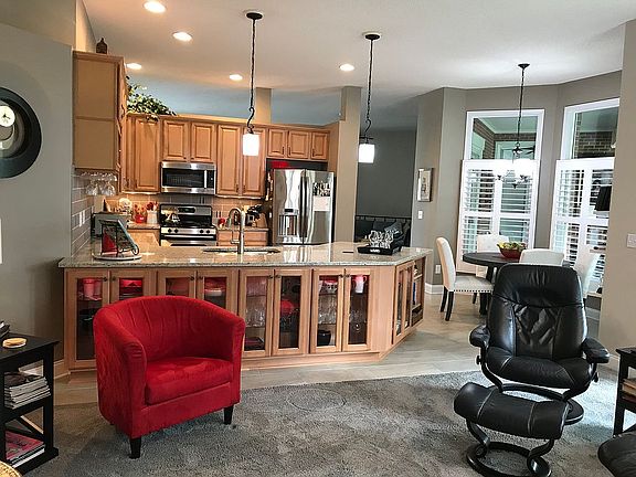 Spacious Kitchen 