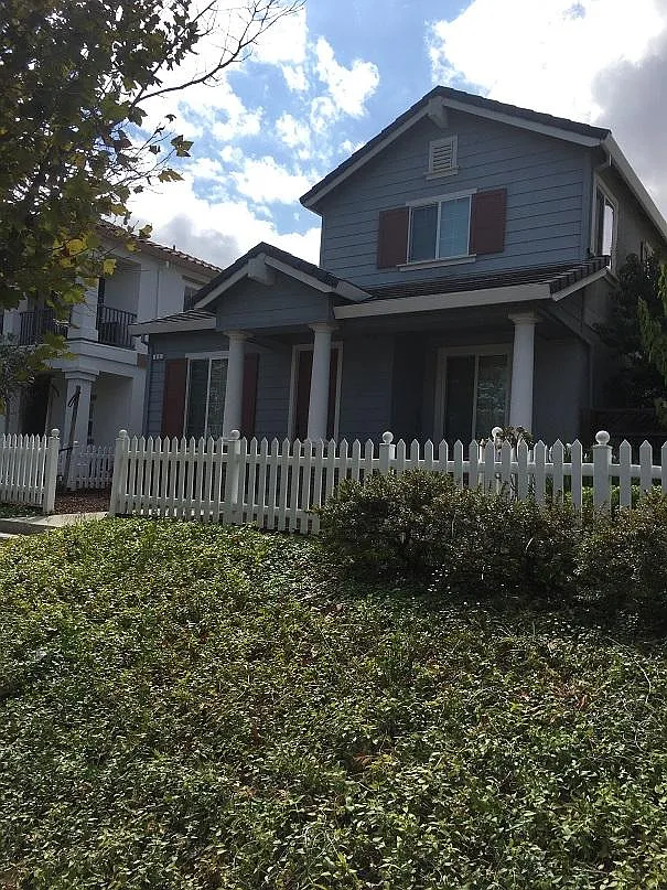 41 W Amistad Ln photo 1