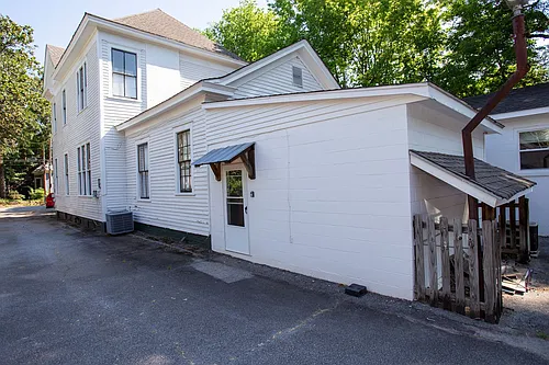 235 Hill St Photo 1