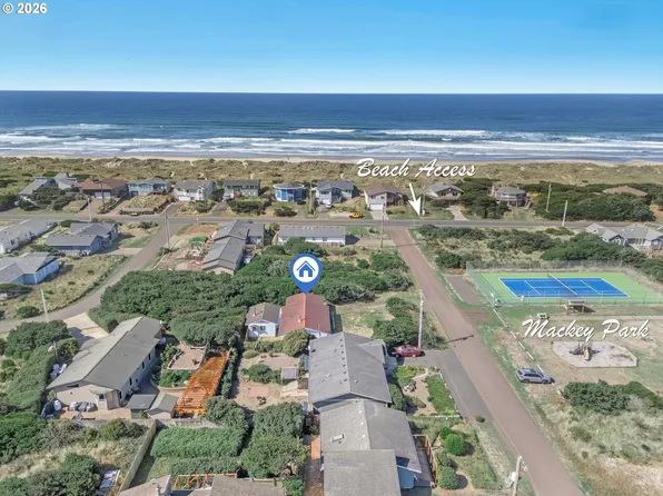 2001 NW Mackey St, Waldport, OR 97394