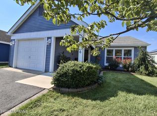 6 Harrogate Ln, Manchester Township, NJ 08759