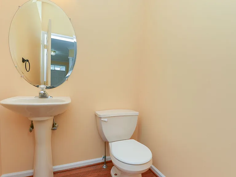 200 Rolling Hill Dr — Photo 10