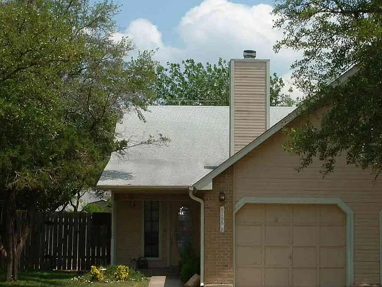 8708 Clearbrook Trl #B — Photo 2