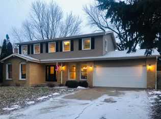 6S177 Country Dr, Naperville, IL