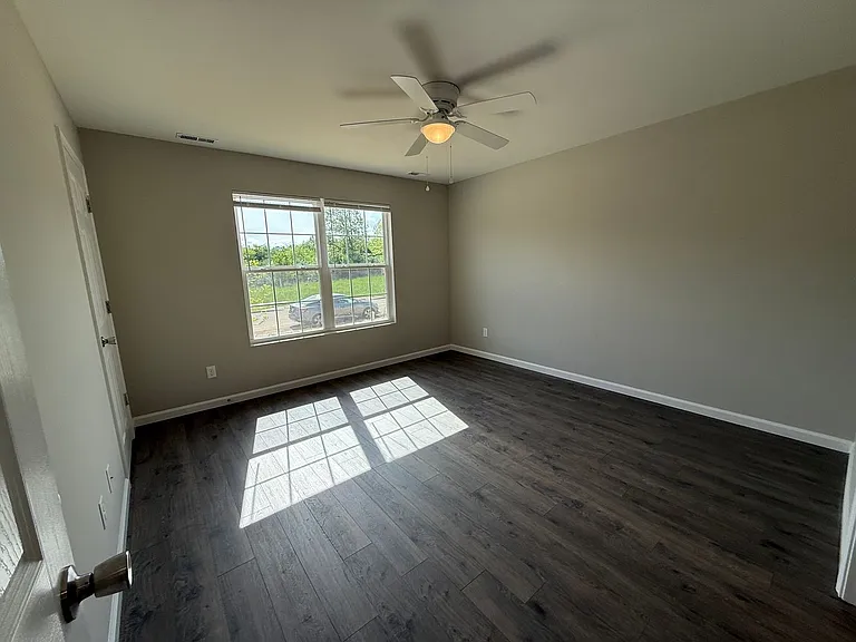 509 Ashley Dr — Photo 7