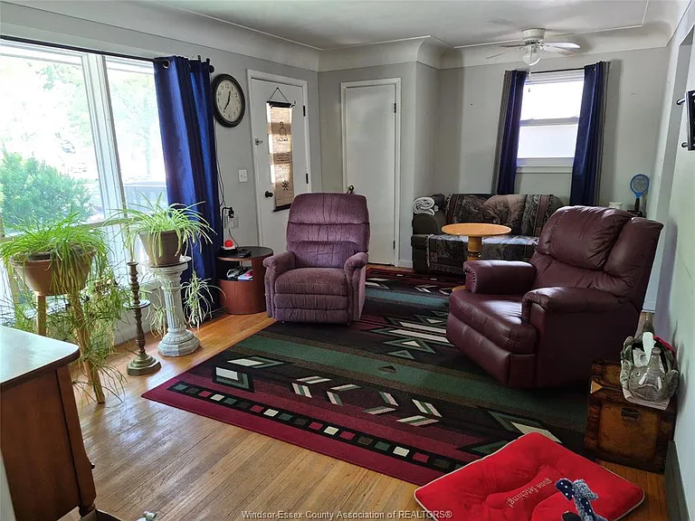 27 Horwath Ave — Photo 2
