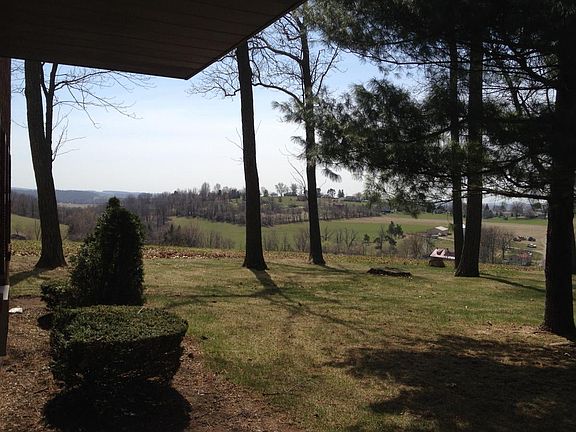 3rd image of 622 Green Meadows Dr