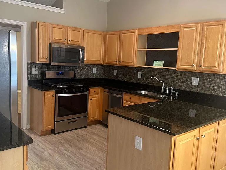 4138 Deer Springs Way — Photo 4