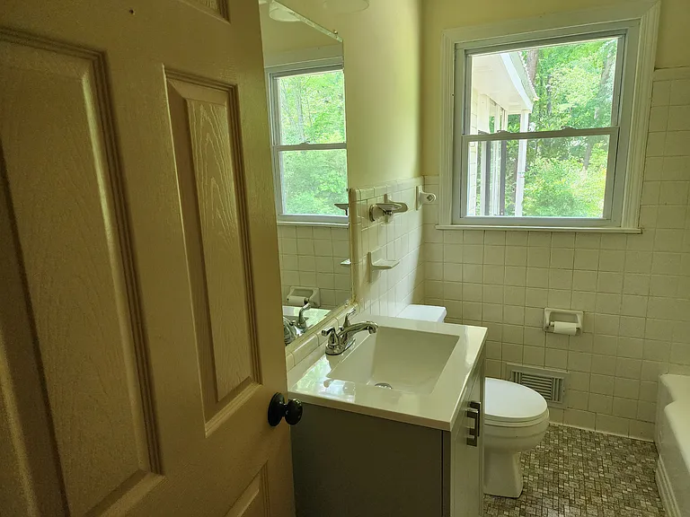 108 Mountain View Dr — Photo 11