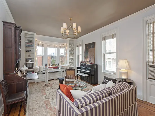 Sold by Sotheby's International Realty | media 8