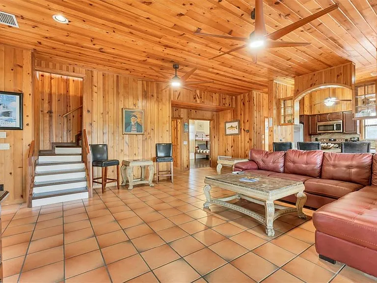 51 Palm Dr — Photo 8