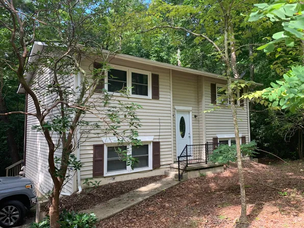 555 Finley Cove Rd #B, Hendersonville, NC 28739