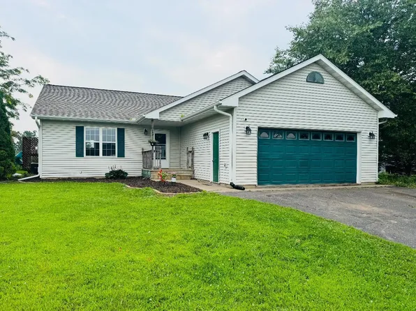 102 Oak Dr, Clayton, WI 54004