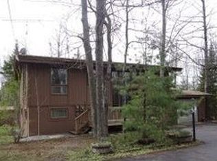 16051 Pine St, Presque Isle, MI 49777