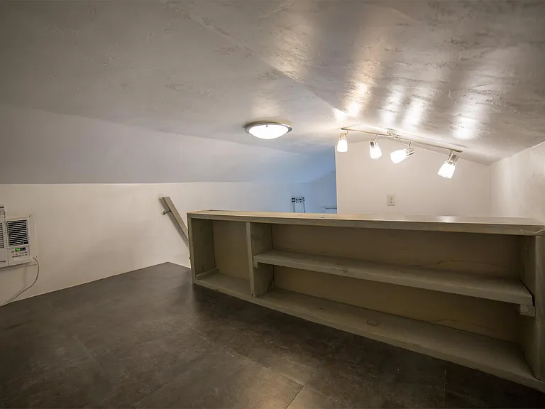 101 NW 7th Ter #10 — Photo 11