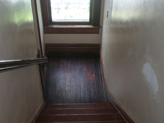 Stairs 2nd to landing