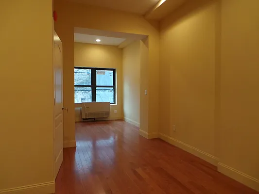 Rented by Perry Associates NYC Inc | media 3