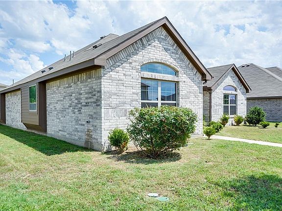 2nd image of 645 Trillium Ln