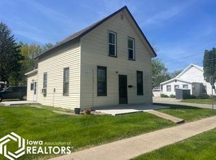 516 C Ave W, Oskaloosa, IA 52577