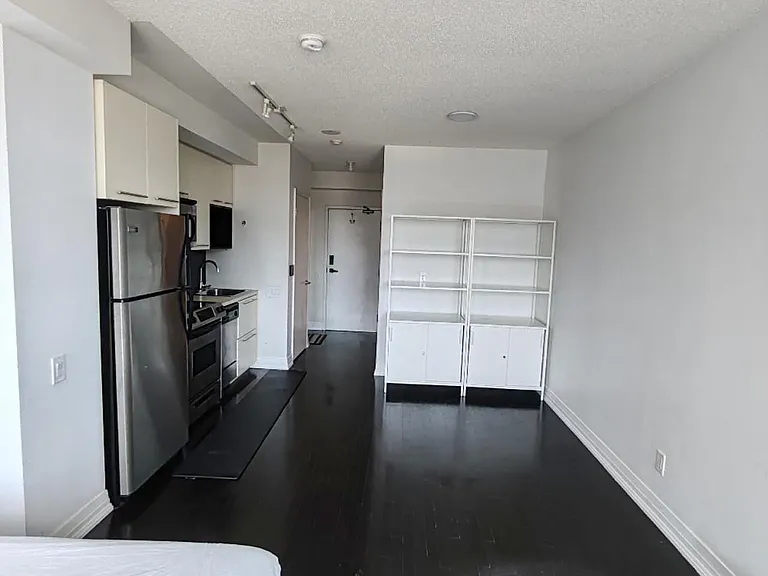 21 Carlton St #2508 — Photo 6