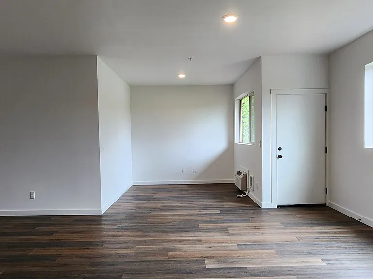 Ames Creek Apartments — Photo 19