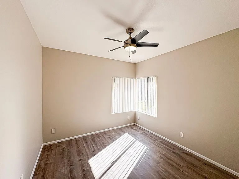 Maryland Court Apartments — Photo 39