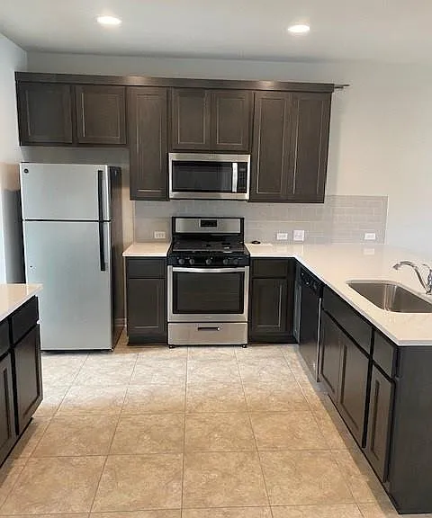 1721 Fountain Bridge Dr — Photo 7