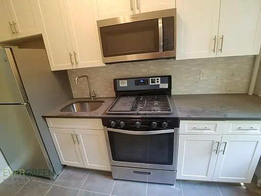 Rented by Evergreen Apartments BK | media 3