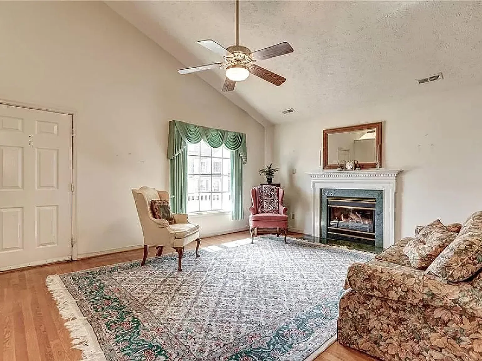 2 bed, 1532 sqft, $2,285 — Photo 3